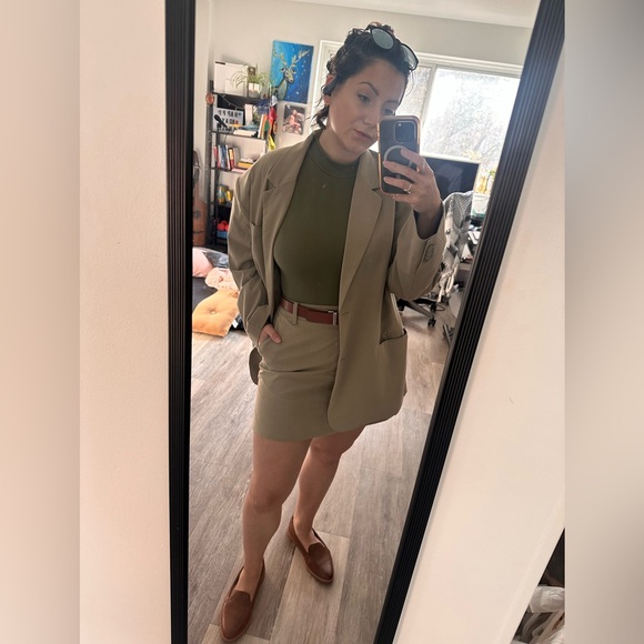 Meet your Posher, Andee - Picture 6 of 11